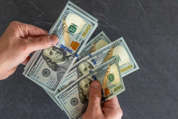 O‘zbekistonda dollar kursi pastladi