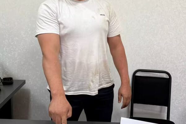 Toshkent viloyatida kadastr xodimi 1200 dollar pora bilan qo‘lga tushdi