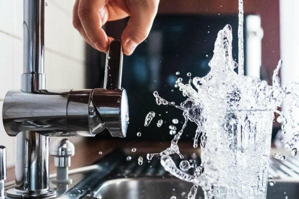 O‘zbekistonning qaysi hududida ichimlik suvi bilan ta’minlanganlik darajasi eng pastligi ma’lum qilindi