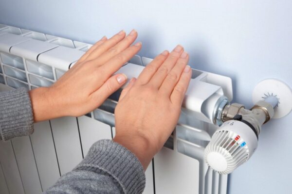 Toshkentda deputatlar issiq suv va issiqlik ta’minoti tariflari oshirilishini ma’qulladi