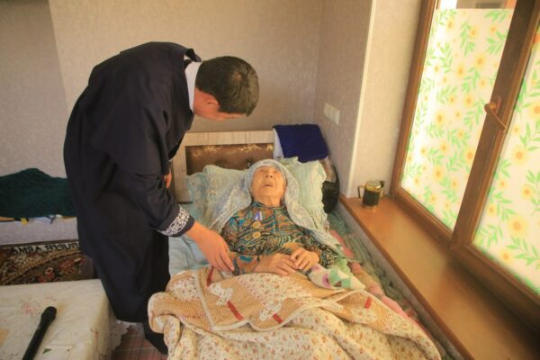 Oʻzbekistonlik 130 yoshli onaxon Ginnes rekordlar kitobiga kiritilishi mumkin