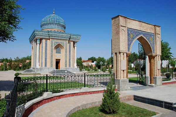 Imom Moturidiy majmuasi atrofida uylar buzilgani aytilgan xabarlarga aniqlik kiritildi