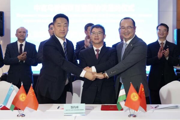 Xitoy—Qirg‘iziston—O‘zbekiston temiryo‘li loyihasi moliyalashtirilishi bo‘yicha kredit bitimi imzolandi