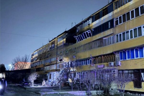 Qo‘qondagi ko‘p qavatli uyda gaz portladi. Qurbon bor